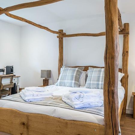 첼름스퍼드 The Windmill Chatham Green B&B 외부 사진