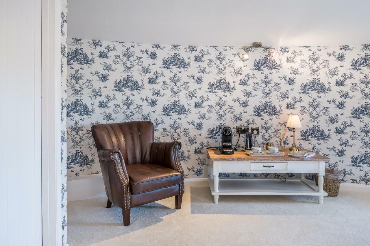 첼름스퍼드 The Windmill Chatham Green B&B 외부 사진