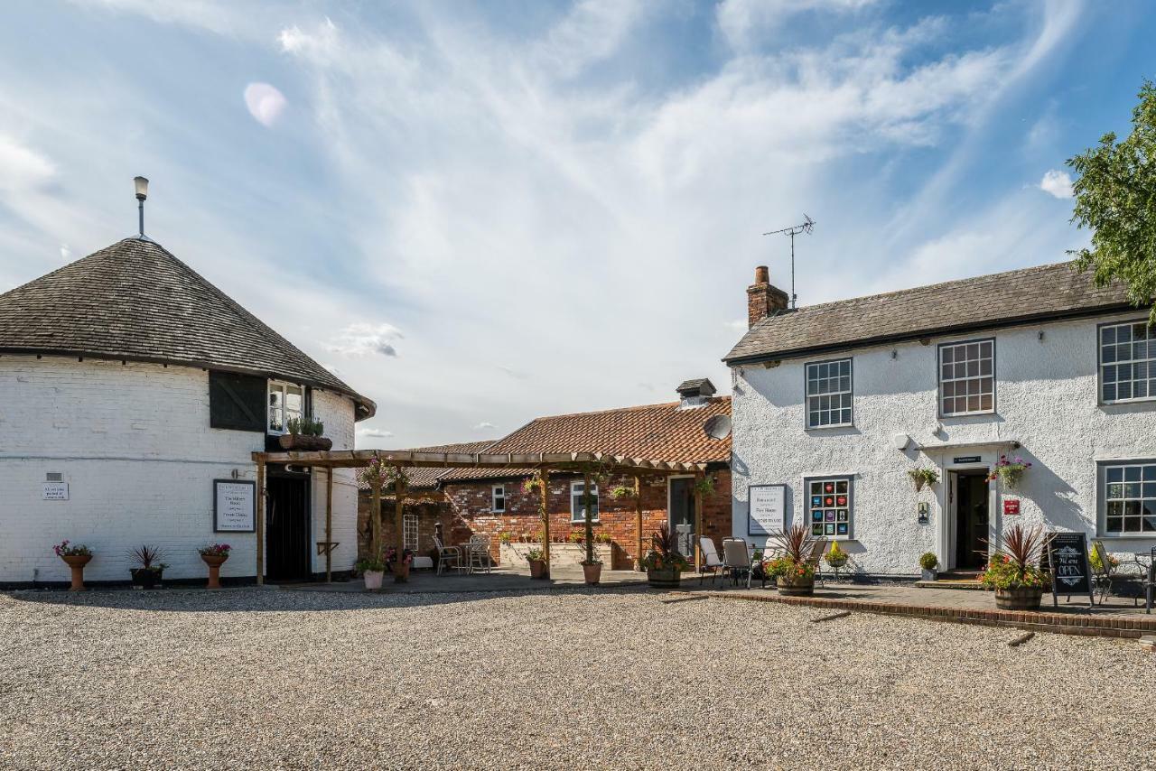 첼름스퍼드 The Windmill Chatham Green B&B 외부 사진